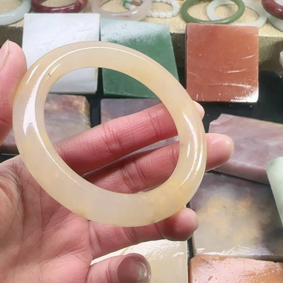 【闪购商品】石英质玉手镯未镶嵌凤***店