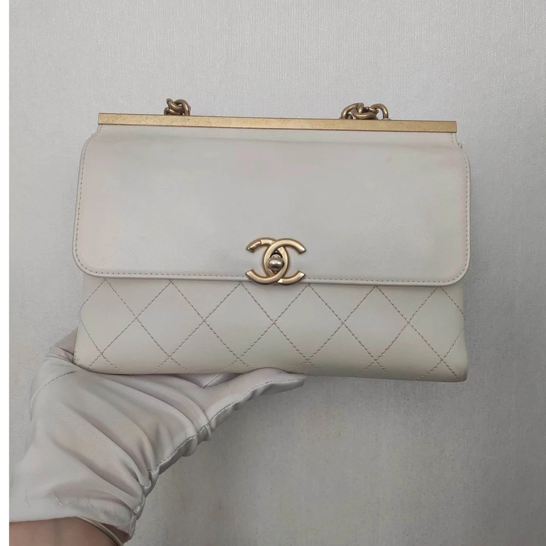 95新 Chanel/香奈儿 白色牛皮菱格纹斜跨包/优尔严选/H04047顺延