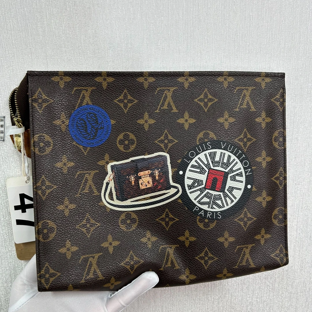 95新 LouisVuitton/路易威登 洗漱26带图案/美美专享