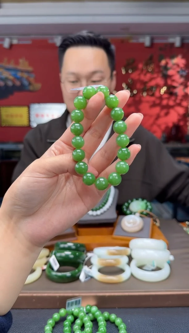 【闪购商品】和田玉手串未镶嵌碧玉粉绿单圈手串