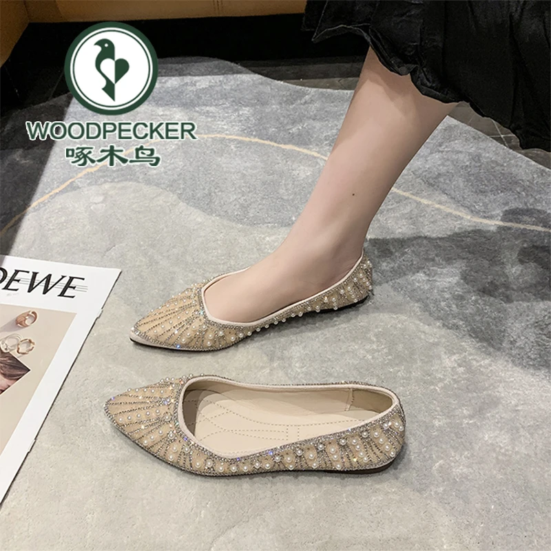 啄木鸟尖头单鞋女2025新款春季法式浅口水钻珍珠软底瓢鞋粗跟百搭