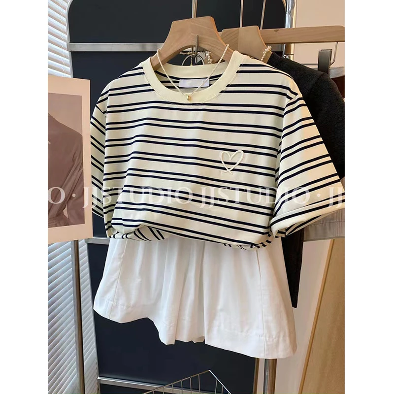 胖mm240斤大码韩系设计感刺绣爱心条纹短袖上衣女夏季宽松百搭T恤