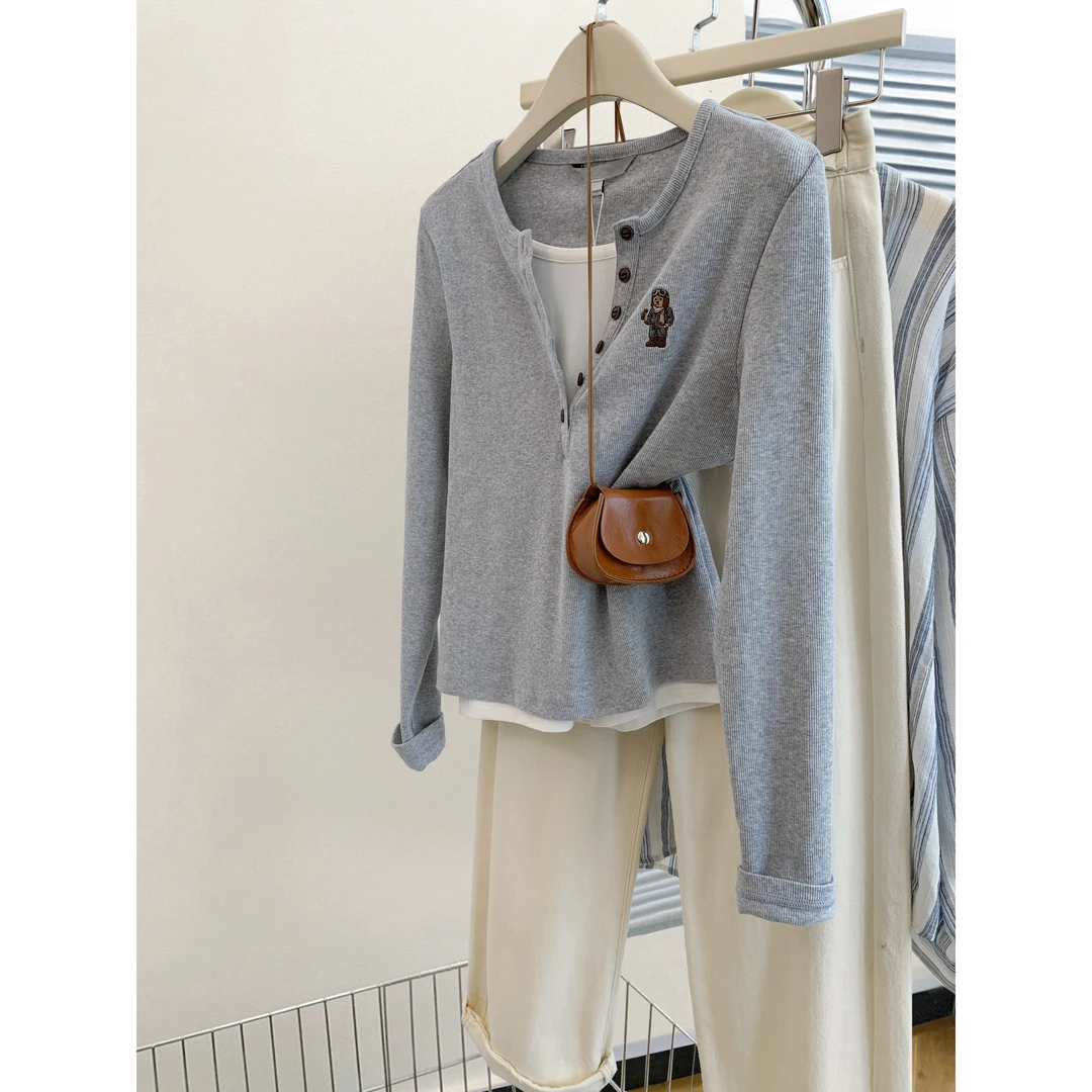 胖妹妹大码初春季灰色假两件长袖t恤女2025新款修身春秋内搭上衣