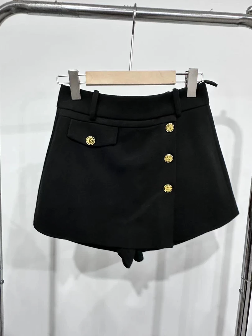 新款时尚百搭短裤 AA5423