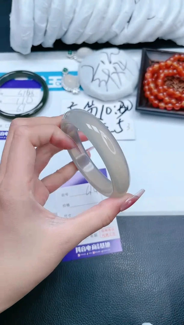 【闪购商品】石英质玉手镯未镶嵌7G147-60