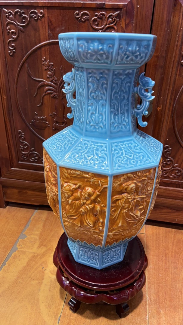 景德镇陶瓷双耳瓶