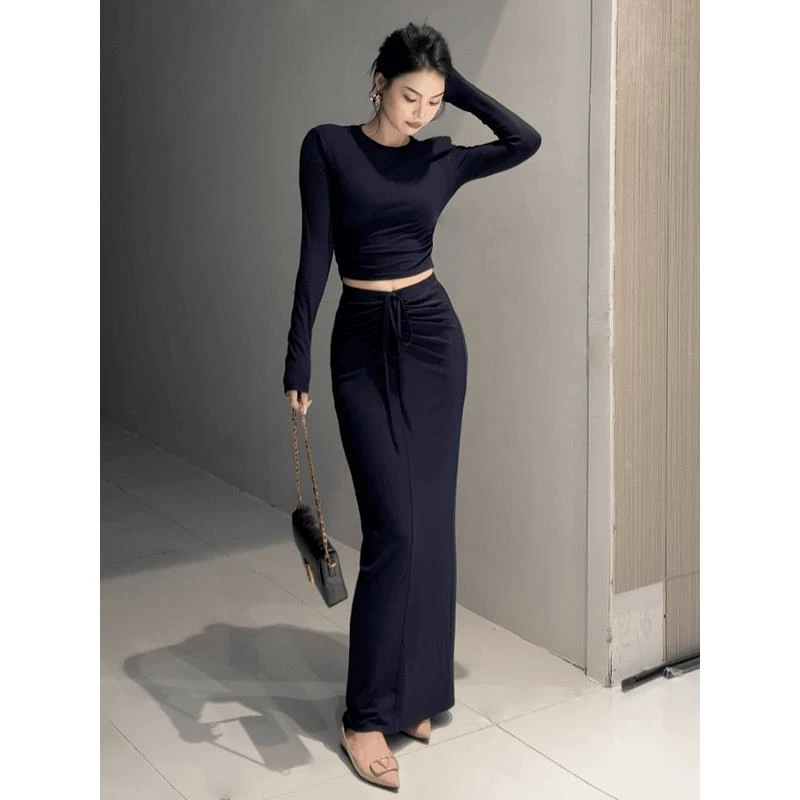 气质轻熟风套装女早秋新款短款长袖T恤抽绳修身显瘦半身裙两件套