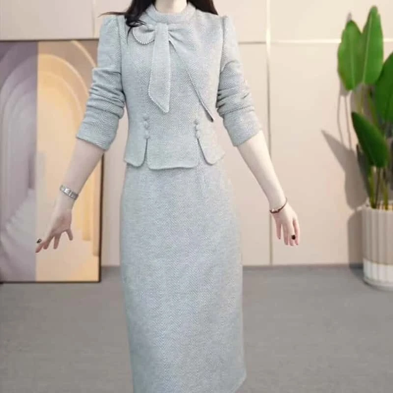 洋气时尚优雅气质女装2024秋冬新款显瘦收腰减龄休闲假两件连衣裙