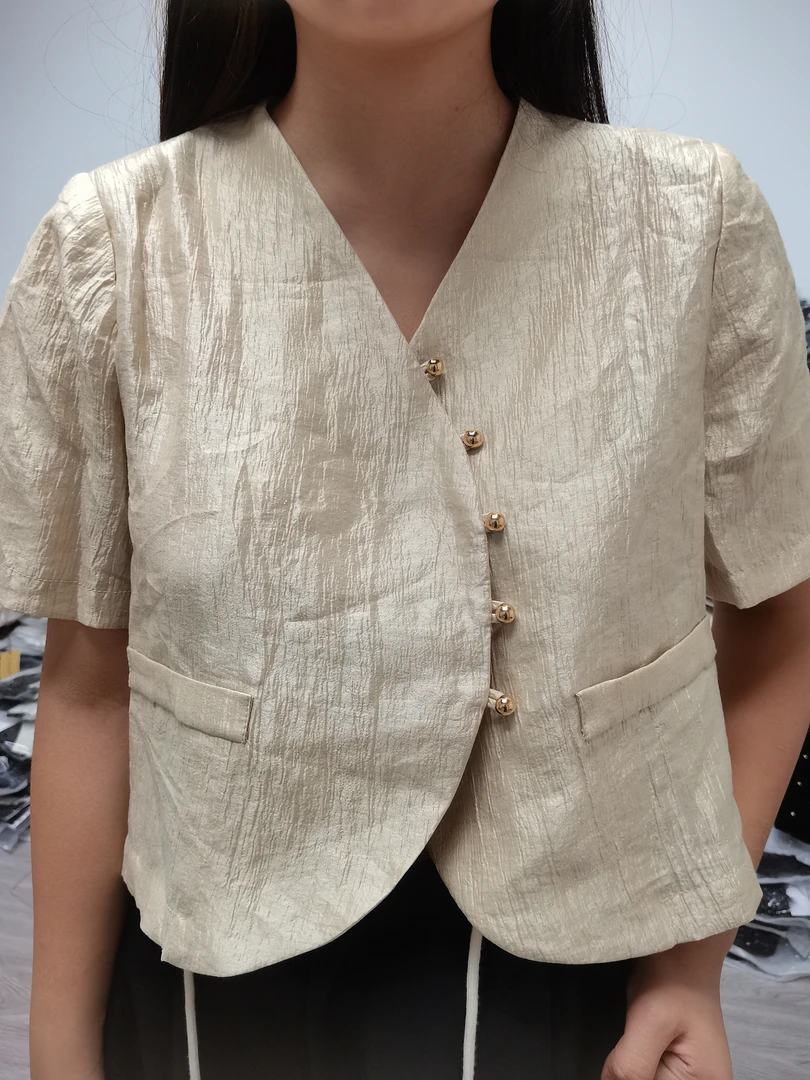 亏钱清断码衣服已发货仅退款拒收者爱找茬者公主病者慎拍默认微瑕