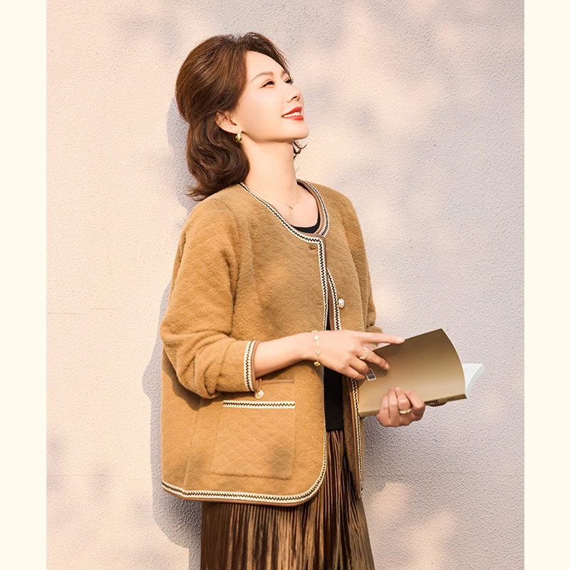 中年妈妈秋装小香风外套2025新款洋气短款上衣中老年女装毛呢夹克