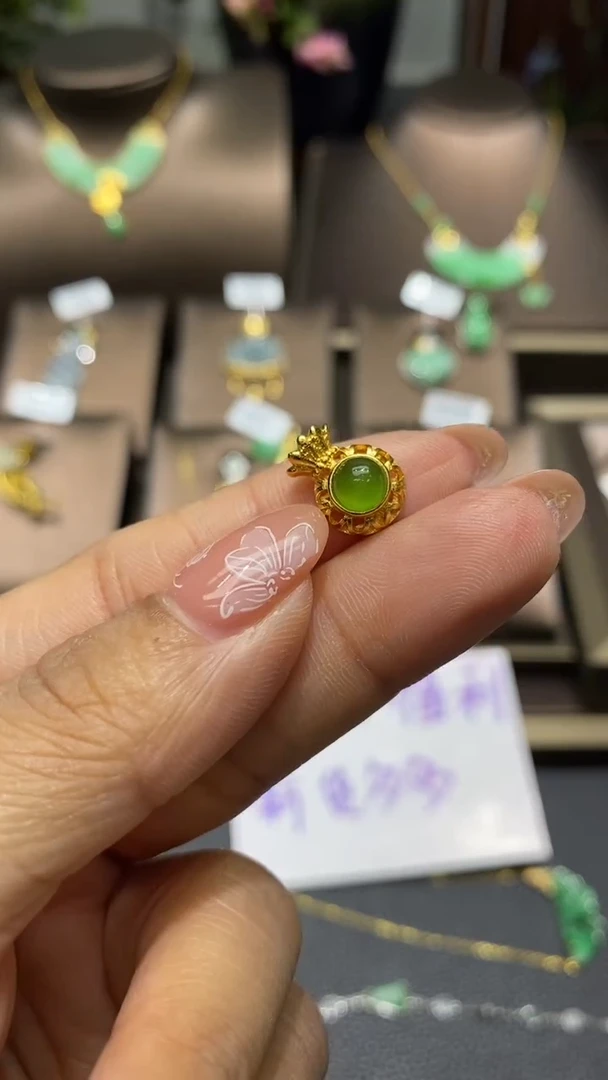 【闪购商品】翡翠颈饰未镶嵌净货3545