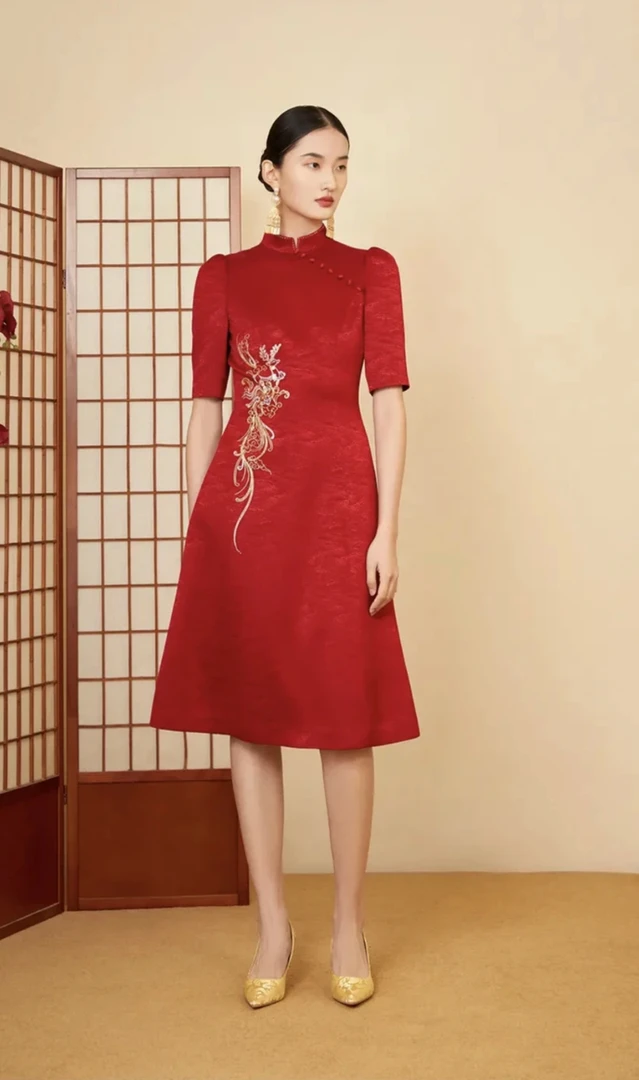 LOOLAYY/六礼 17987酒红色三醋酸提花面料改良A版婚宴旗袍礼服