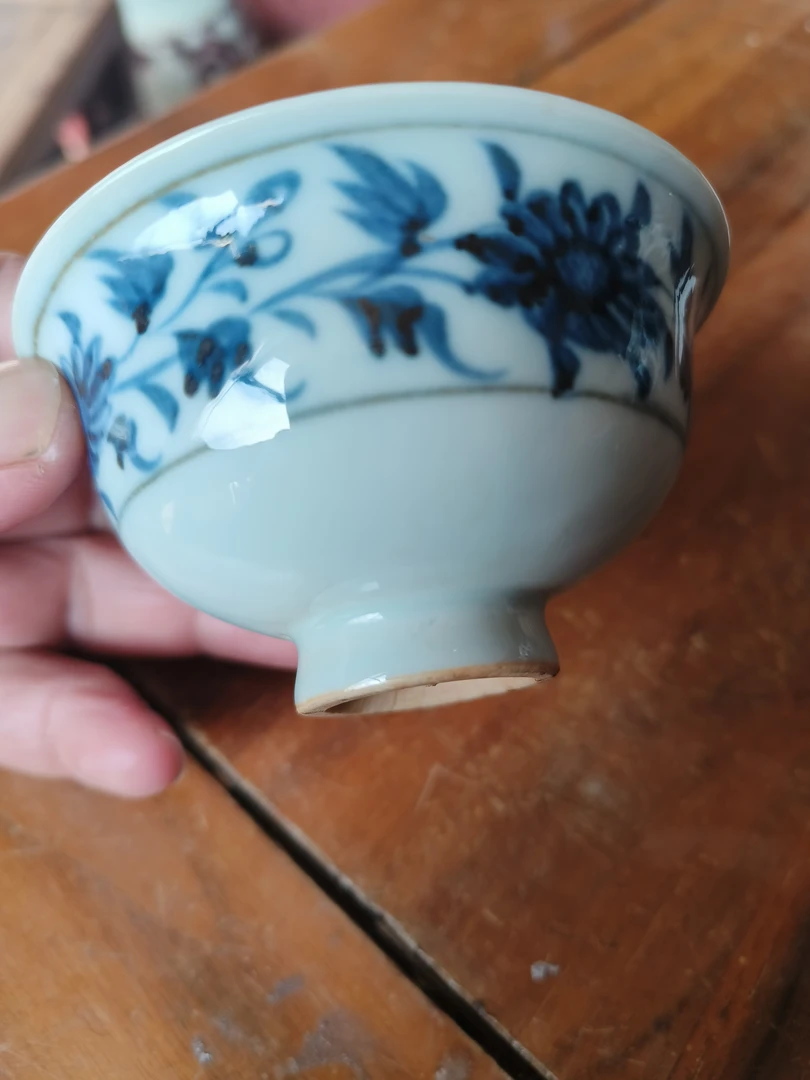 元青花菊花人物杯