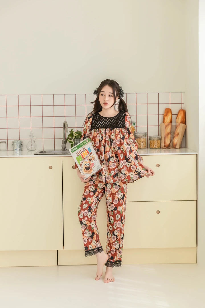 YQ涂鸦小猫棉布家居服 T2479