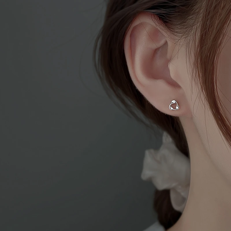 925银耳饰 925纯银莫比乌斯环耳钉女2025百搭高级感耳环小众耳饰