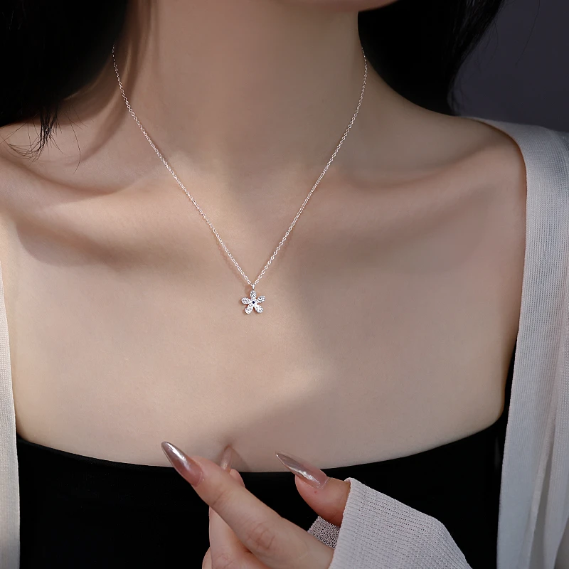 坠链均足银 999纯银熔岩花朵项链女新款2025夏甜美个性毛衣链吊坠