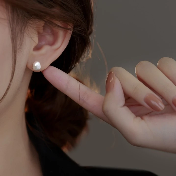 999足银珍珠耳钉小众设计简约冷淡风2025年新款复古银针耳环耳饰