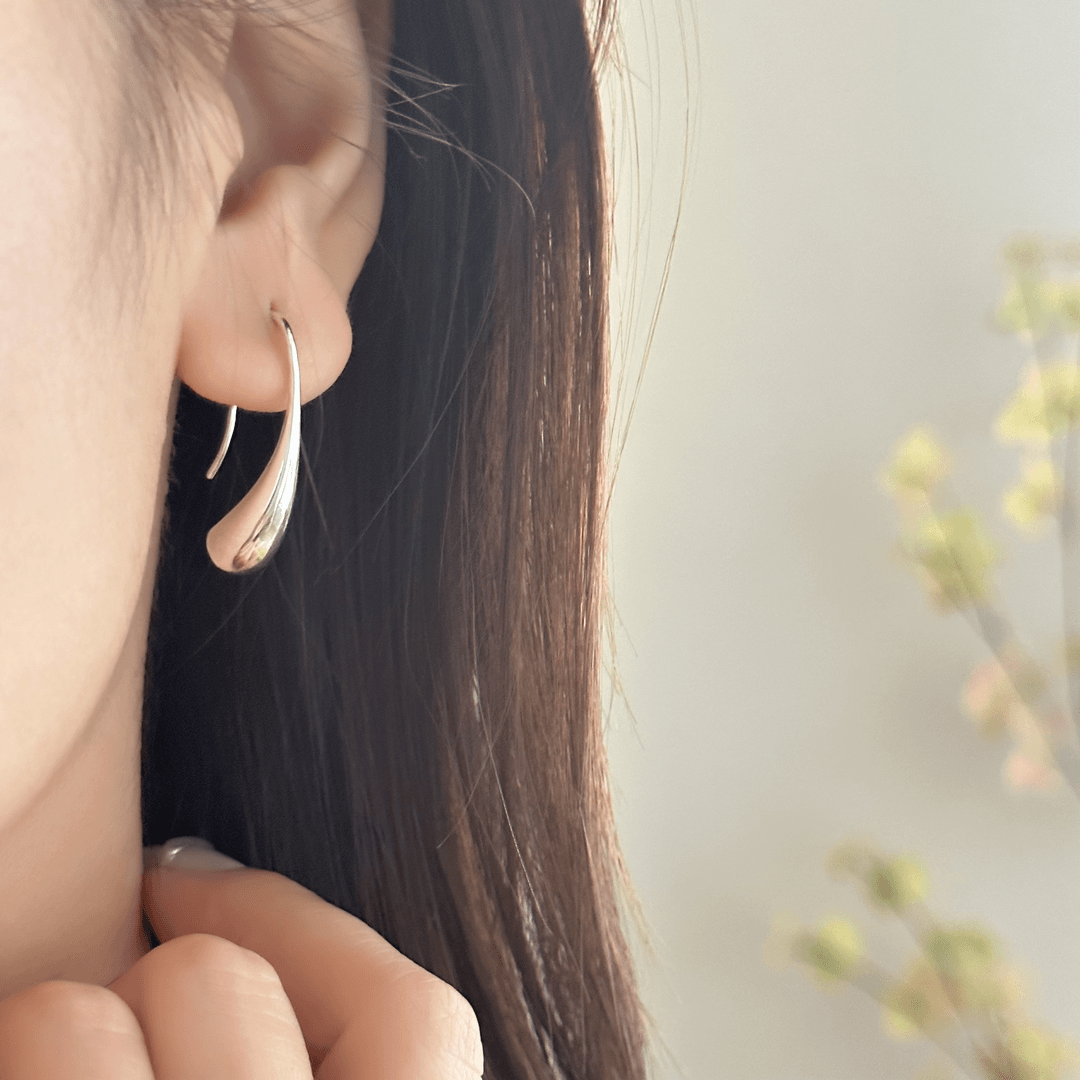 925银耳饰 韩国ins风时尚简约百搭气质小众女光面水滴耳挂 3358