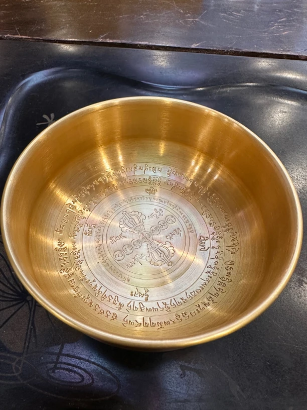 黄铜烟供香盘直径13.5㎝,高度5㎝