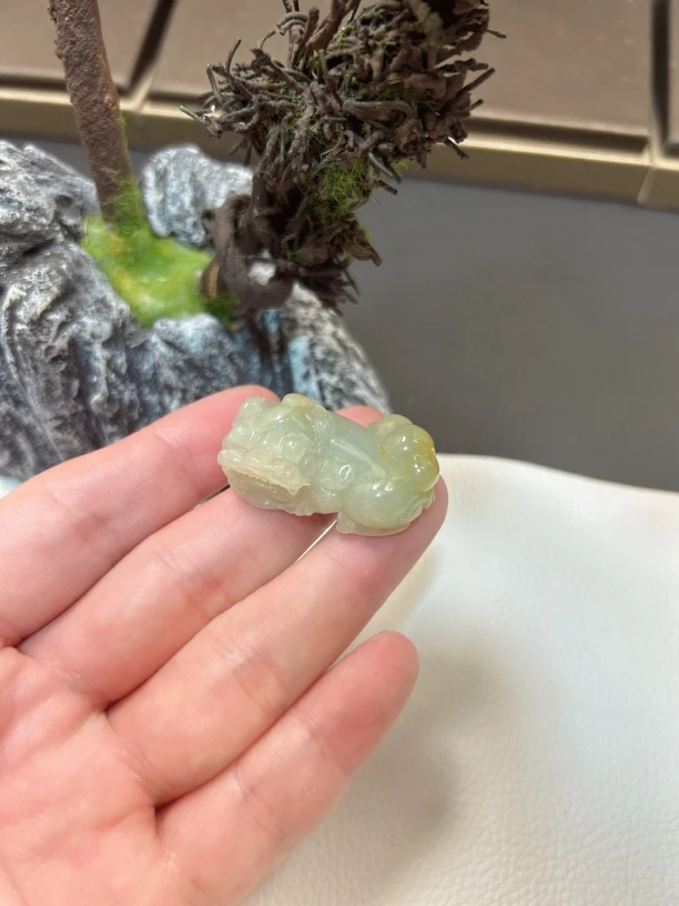 天然缅甸A货冰黄翡霸王貔恘 尺寸38-22-13.5