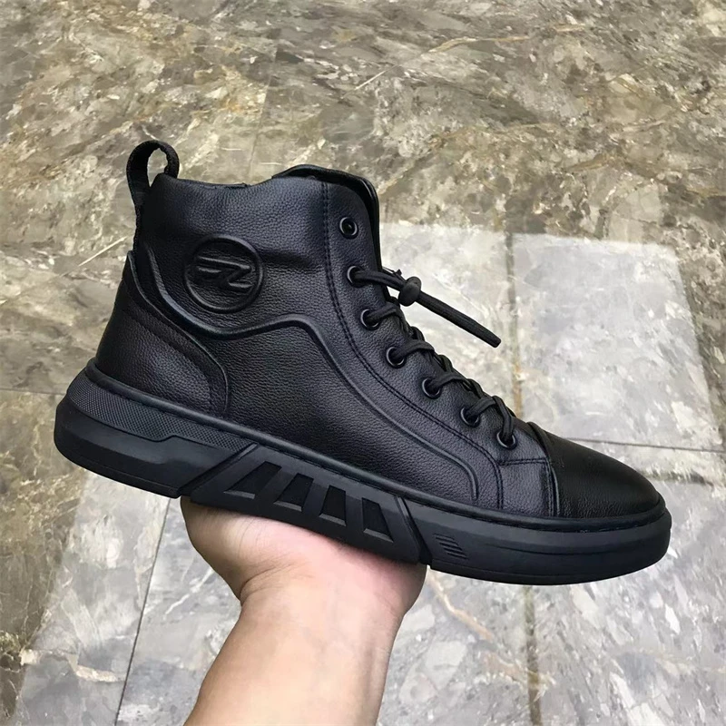 男士马丁靴秋冬新款时尚百搭软底防滑英伦风圆头拉链男款短筒靴子