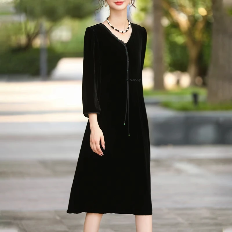 真丝绒连衣裙2024秋新款时尚设计感宽松显瘦裙高端轻奢阔太太裙子