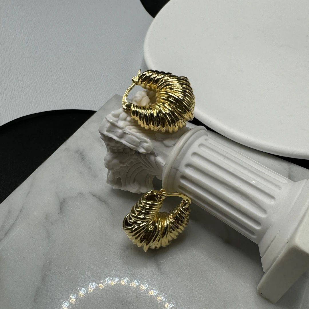 铜合金耳饰 0716 Acc-307 复古小众简约金色牛角包气质耳饰