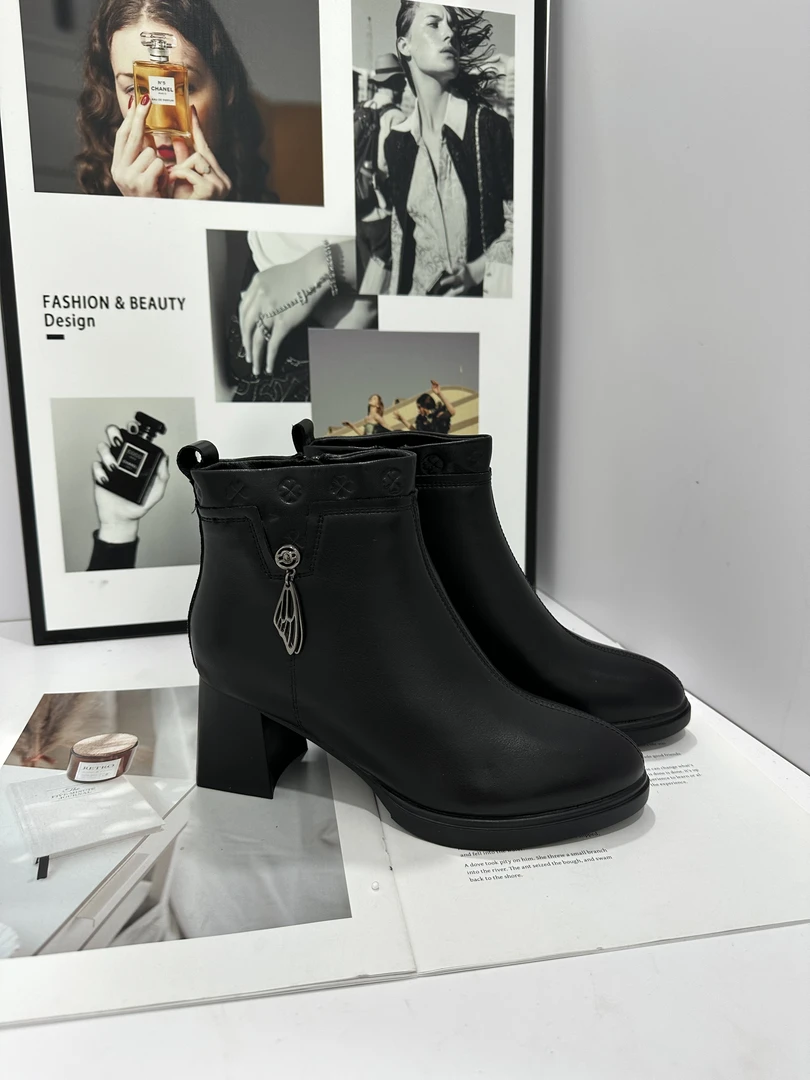 新款方头粗跟舒适厚底不累脚百搭款长款女靴4527B