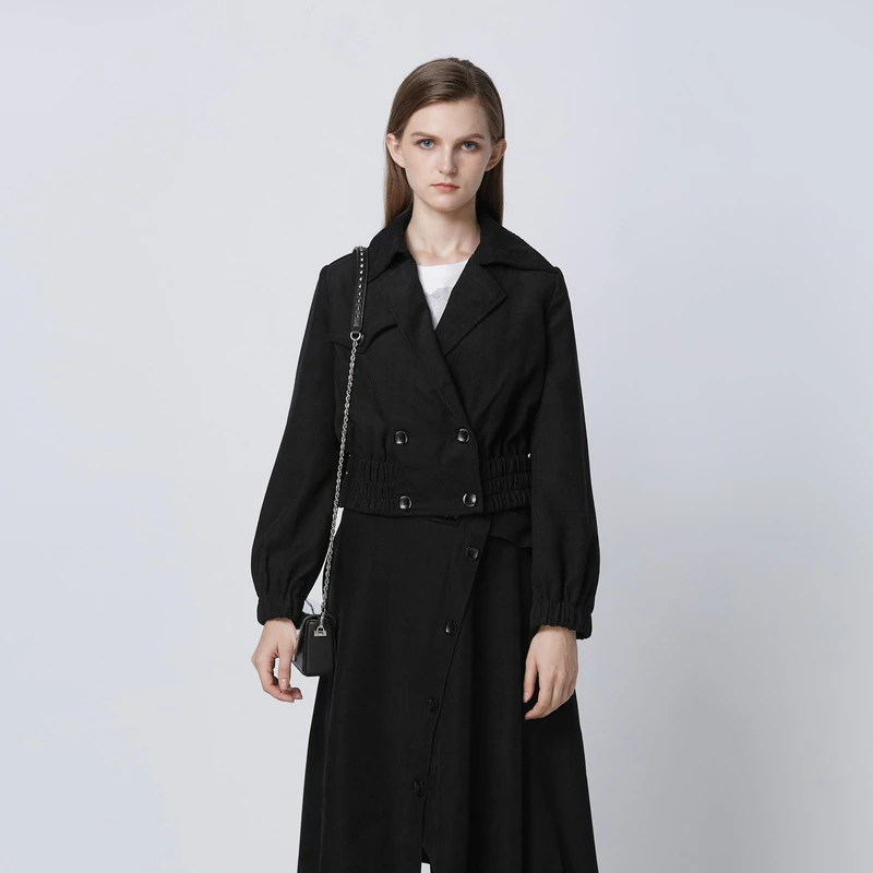 【丽公主】圣迪奥黑色翻领双排扣拼接显瘦气质短款外套S21362223