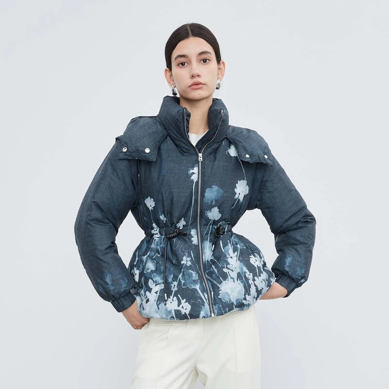 【粉丝专享】圣迪奥高领连帽收腰印花两穿式羽绒服S23483101