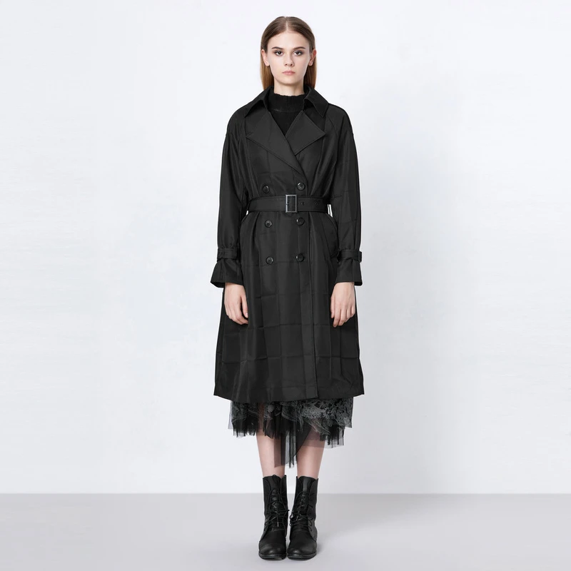 【丽公主】圣迪奥翻领双排扣收腰肌理长款风衣S21381815