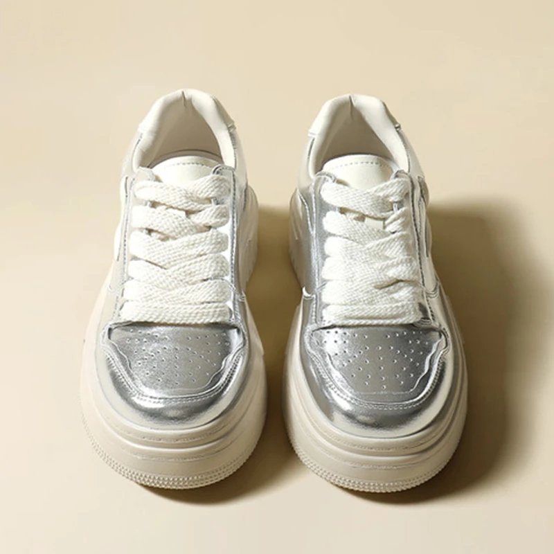 法国TOUCH MISS轻奢板鞋2025新款厚底增高圆头舒适银色休闲鞋女潮