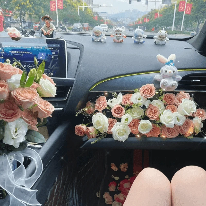 副驾驶车门鲜花到店布置生日惊喜鲜花同城节日下单可全国订配送