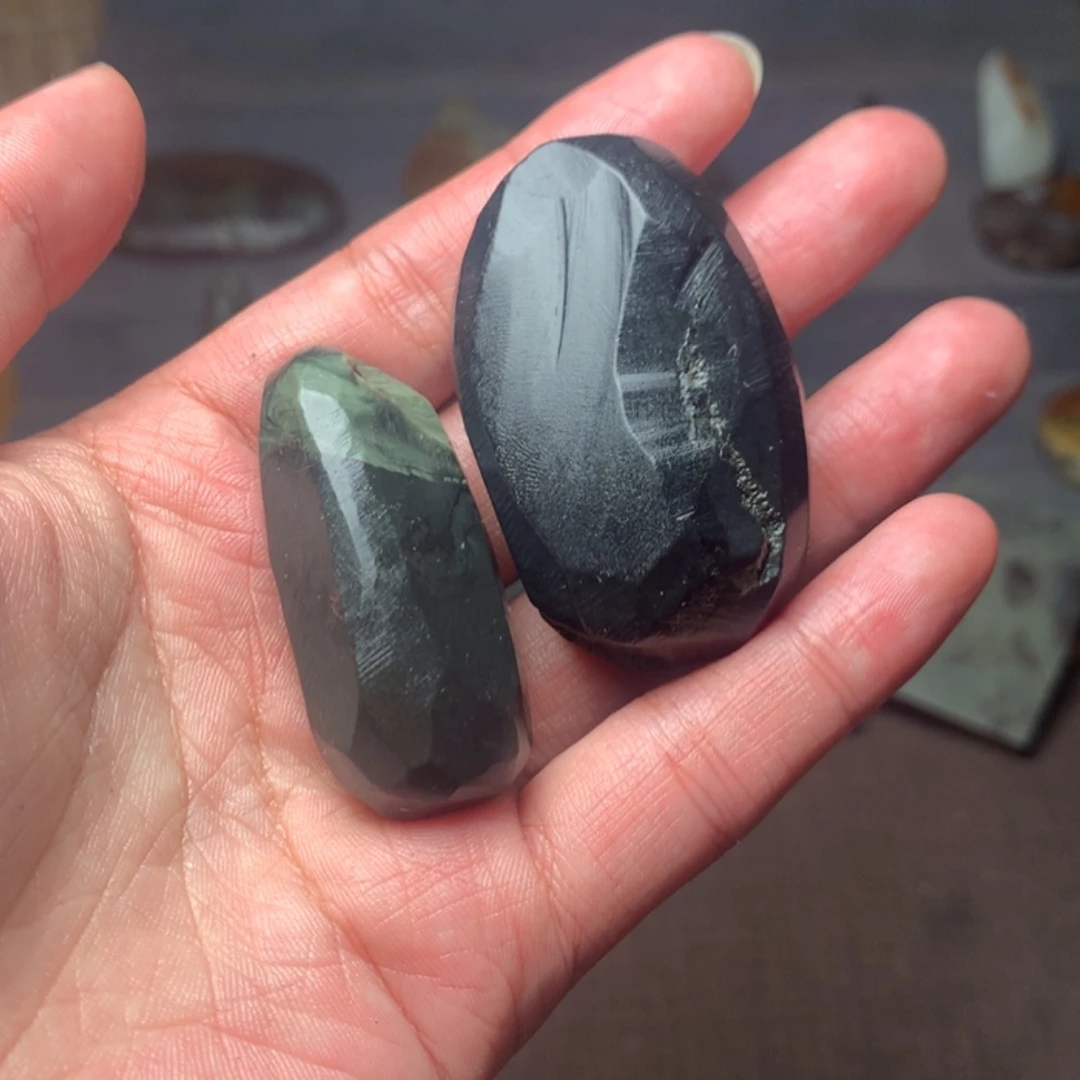 【闪购商品】和田玉（糖玉）边角未镶嵌浅***风