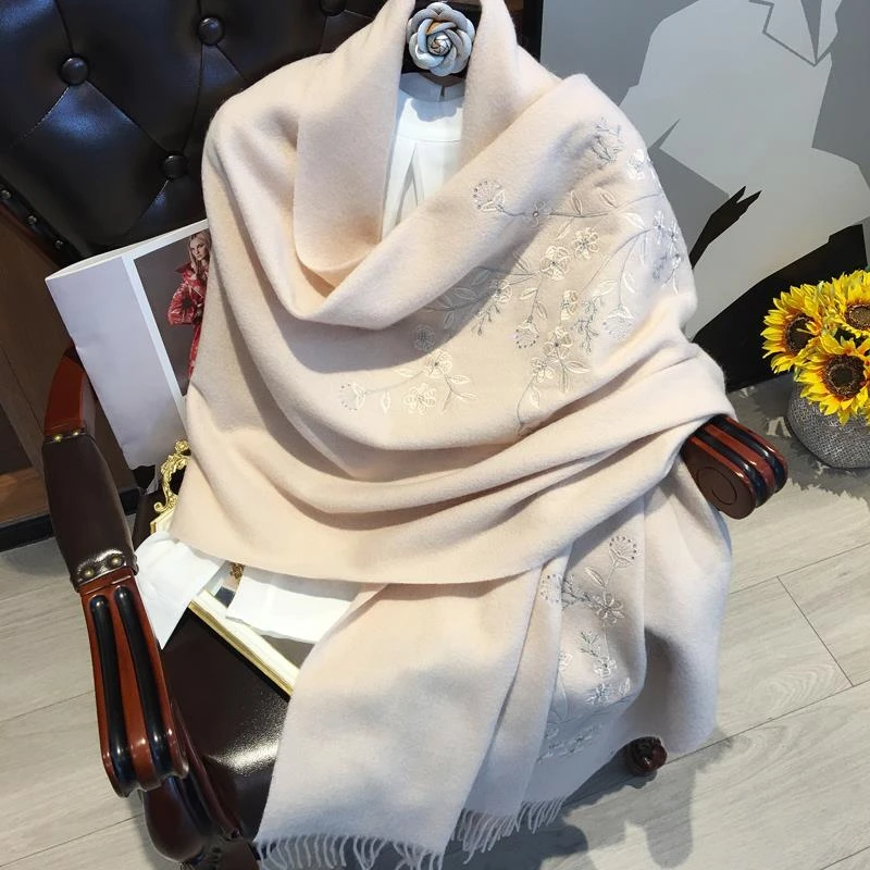 秋冬保暖绣花羊毛围巾旗袍披肩高档送礼妈妈送长辈母亲节生日礼物