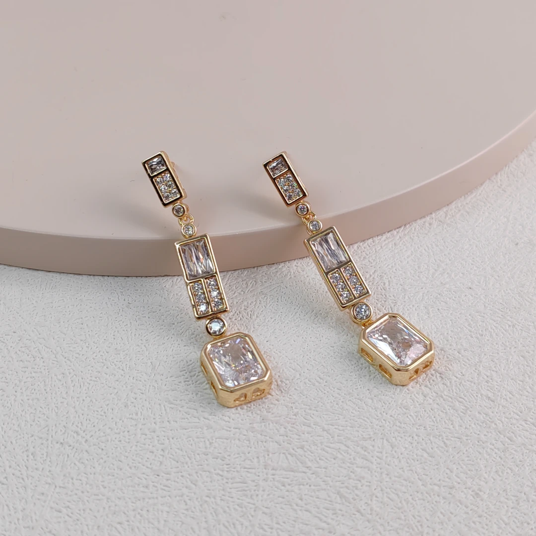 XUPING/旭平首饰 合金合成锆石耳饰 新年百搭耳饰 GDM X000953382