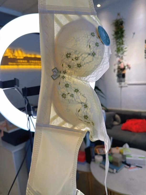 超薄空调杯文胸薄款，大胸显小，调整又聚拢，穿BC杯的姐妹放心入