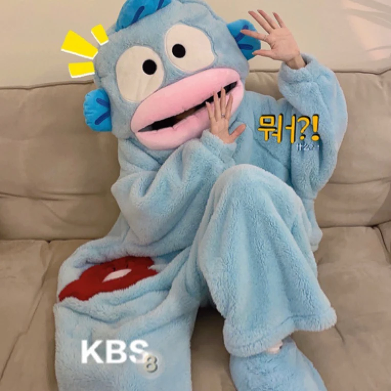 丑鱼睡衣鞋子连体珊瑚绒加厚保暖可爱连帽家居服套装搞怪情侣睡袍