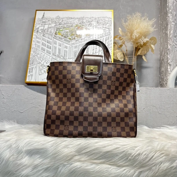 95新  何为奢侈/ LV 棕棋盘格公文包 斜挎包  /KX2543