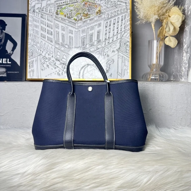 95新  何为奢侈/ 爱马仕 花园包 藏蓝色   /KX3176