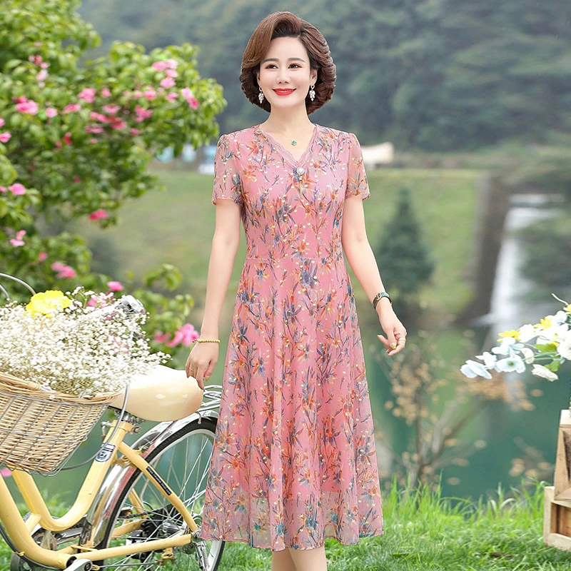 母亲节妈妈夏装连衣裙洋气时尚2023新款中老年女纱网碎花气质裙子