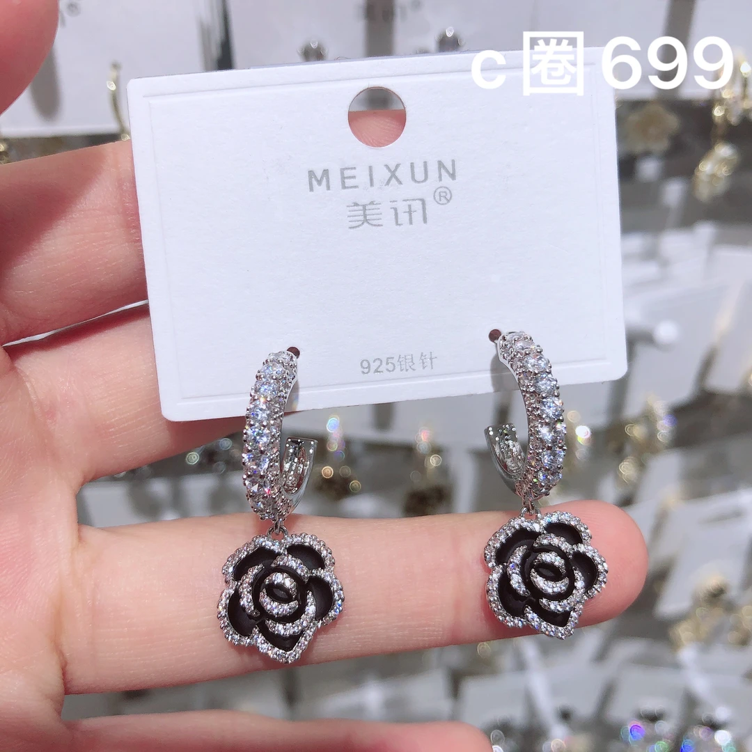 铜合金耳饰 美讯S925银针精致小众时尚高级设计感山茶花C圈耳环
