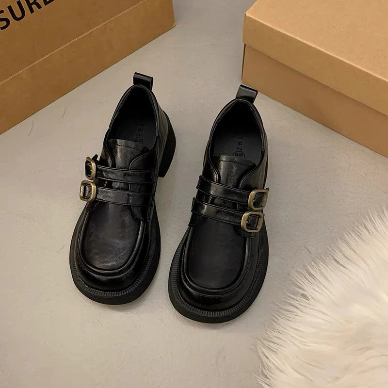 黑色单鞋英伦风小皮鞋女2024秋季新款复古百搭皮带扣配裙子乐福鞋