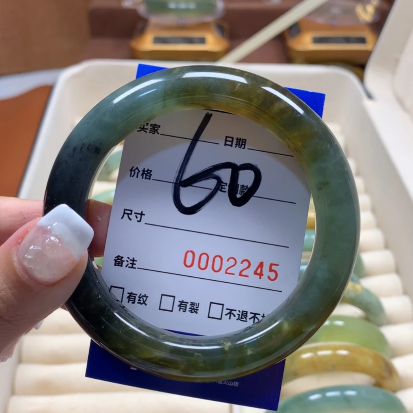 【闪购商品】蛇纹石玉手镯未镶嵌