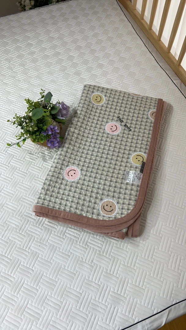 诺思家(剪标)棉花芯一面棉一面绒单床盖150*200微瑕～V071