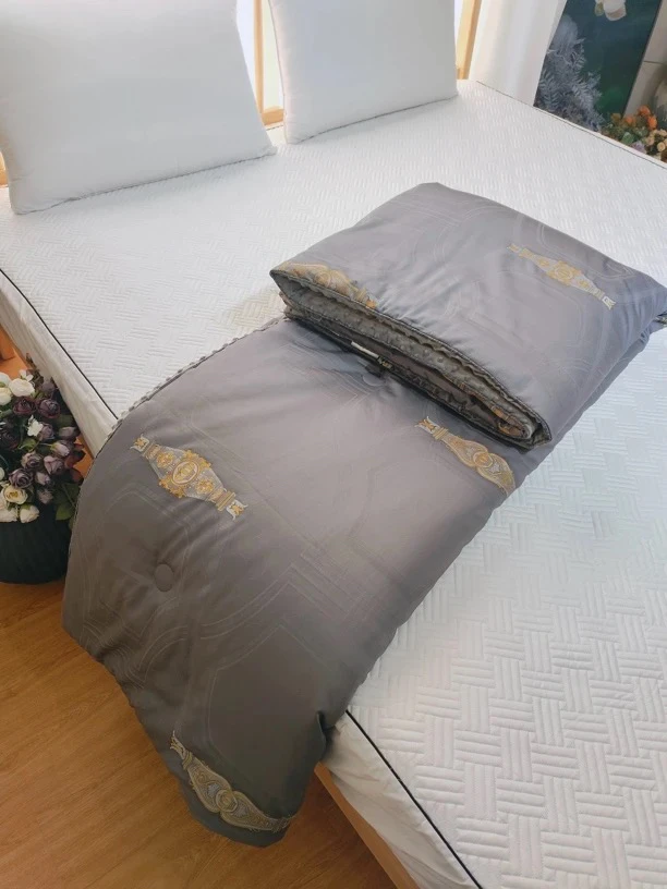 百支烧花奢丽双人豆豆被200*230微瑕～G815