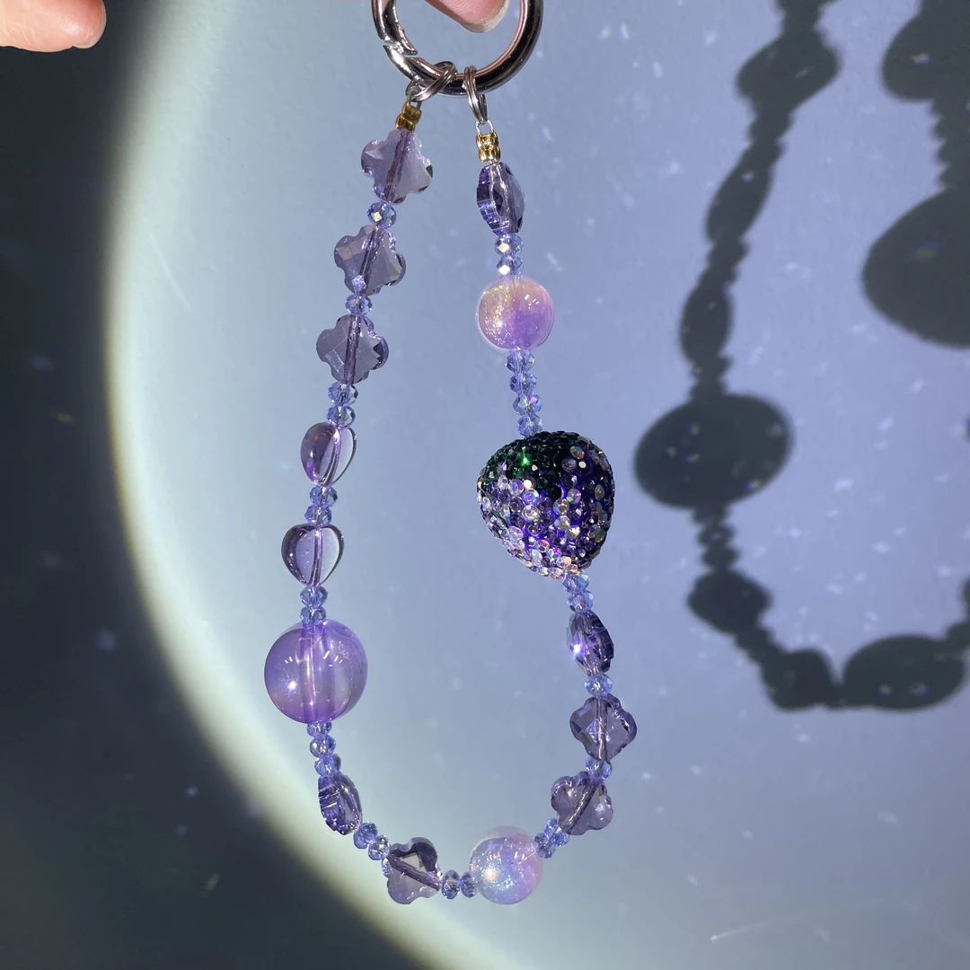 编织灰紫色四叶草大草莓款手机链C488