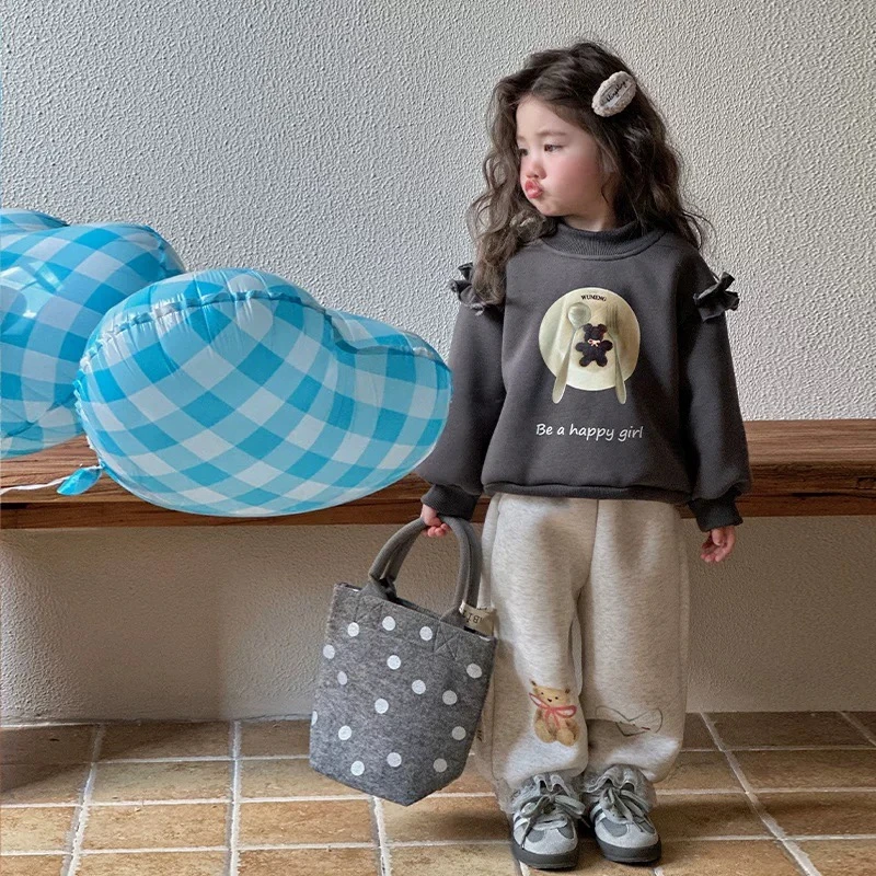 女童冬款2024新品印花小熊加厚一体绒飞飞袖卫衣花边卫裤套装