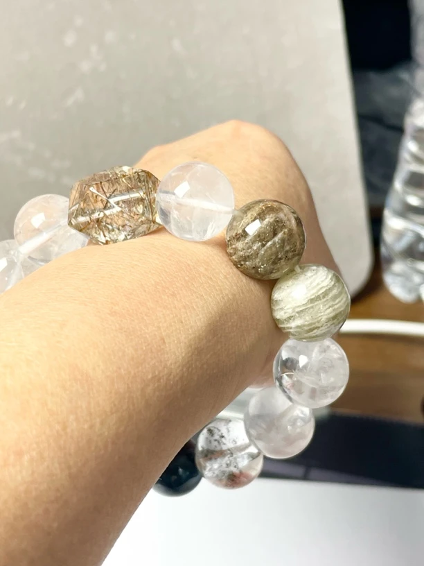 石到好运金山千层灵性大爆发 喜马拉雅水晶幽灵超七手串