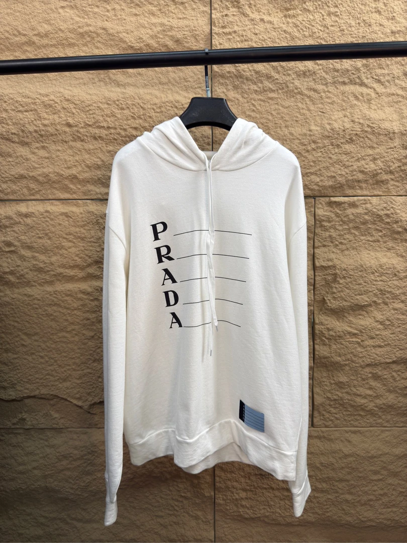 PRADA 藏头诗帽衫 size：L 状态：98新 连帽长袖